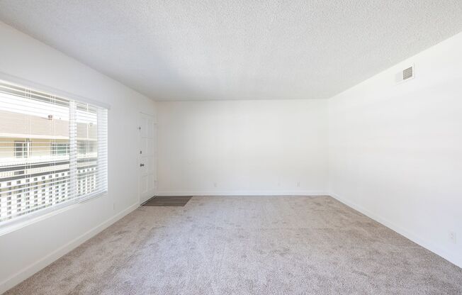 2 beds, 1 bath, 950 sqft, $2,375, Unit 36