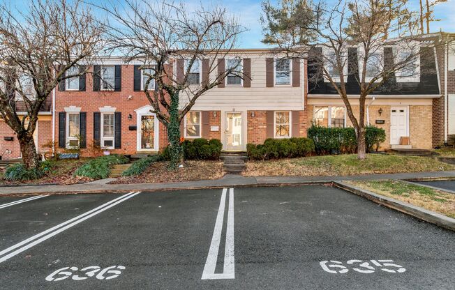 Great 3 BR 2.5 BA Townhome in Gaithersburg