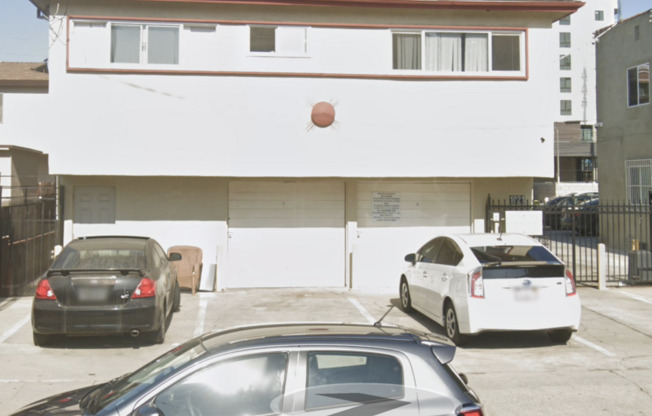 1021 S HARVARD BLVD