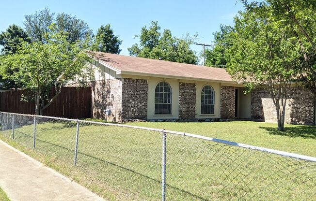 Nice 4 Bedroom home in Birdville ISD