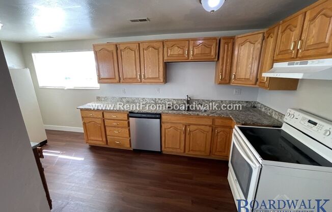 2 beds, 1 bath, 800 sqft, $1,149, Unit 4626 Carnegie Tech St #2