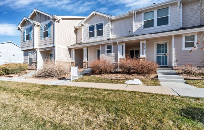 3BR Townhome Near DIA & Light Rail | New Carpet, Garage & Fenced Patio