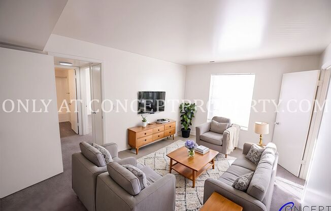 2 beds, 1 bath, 920 sqft, $1,249, Unit 32