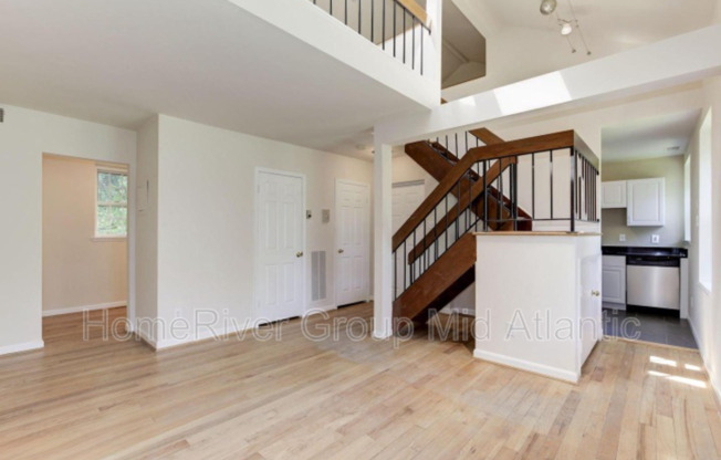 3895 RODMAN ST NW