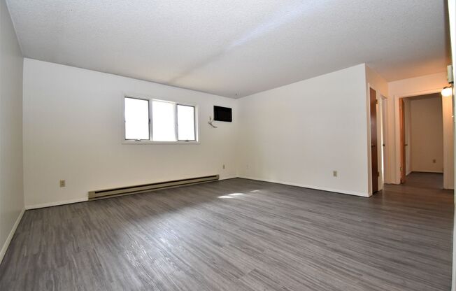 2BR/1Ba, close to 7th Street, food truck court and shopping
