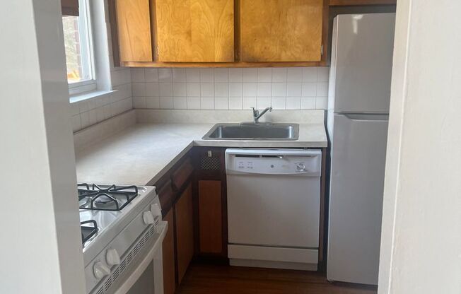 1 bed, 1 bath, 674 sqft, $1,850, Unit 98 C1