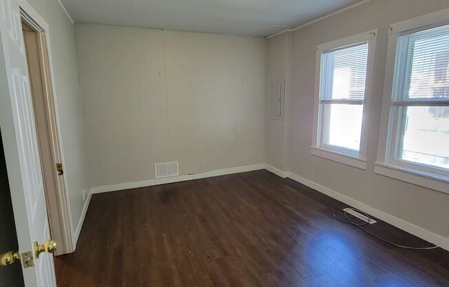 2 beds, 1 bath, $765