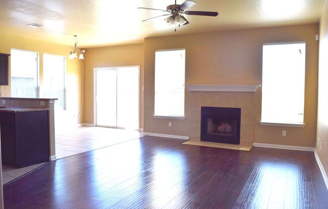 4 beds, 2.5 baths, $2,075