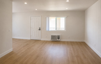 2 beds, 2 baths, 900 sqft, $2,300, Unit 9658-08