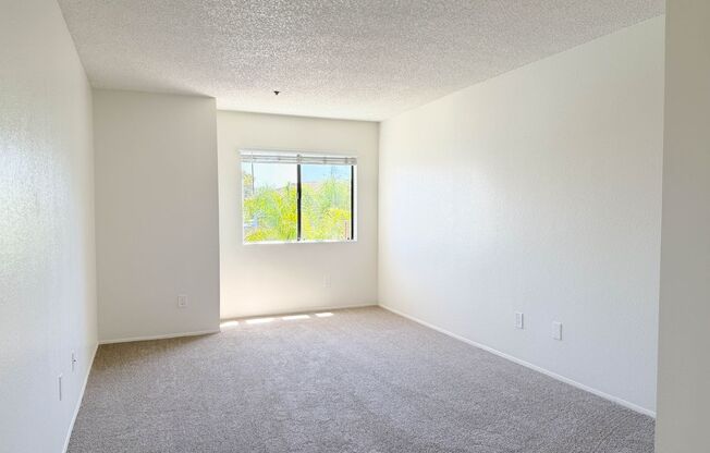 2 beds, 2 baths, 900 sqft, $2,600, Unit 415