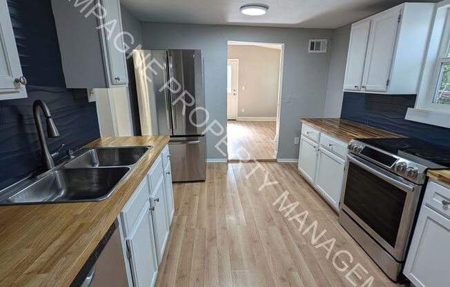 1 bed, 1 bath, 900 sqft, $1,200, Unit Apt 3