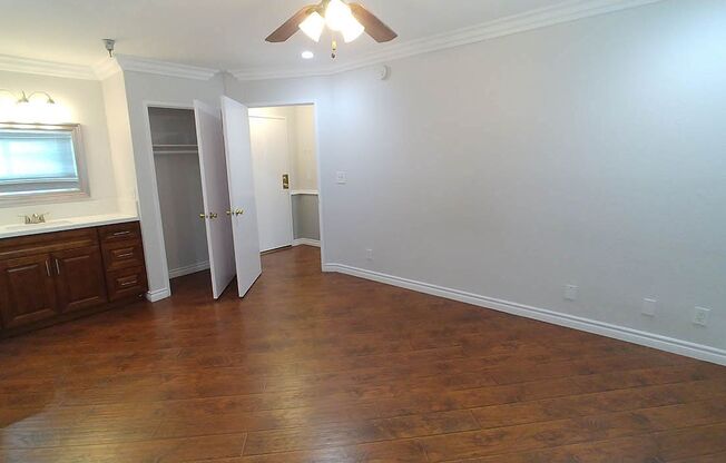 2 beds, 2 baths, 940 sqft, $2,895, Unit 406
