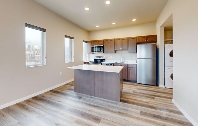 Studio, 1 bath, 582 sqft, $1,625, Unit 6-C