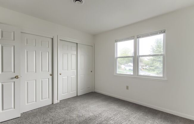 2 beds, 1 bath, $1,350, Unit 10