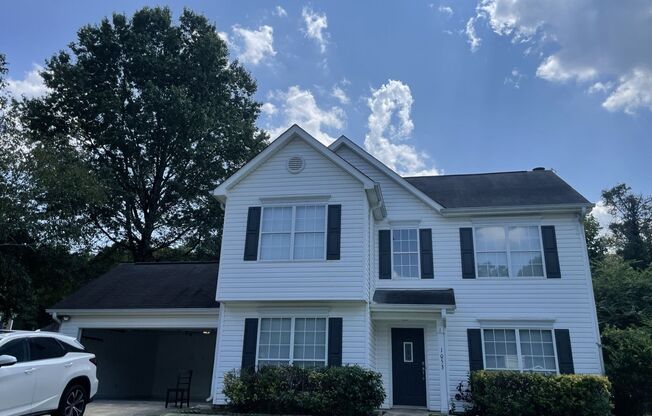 House in Auburn with fenced back yard!