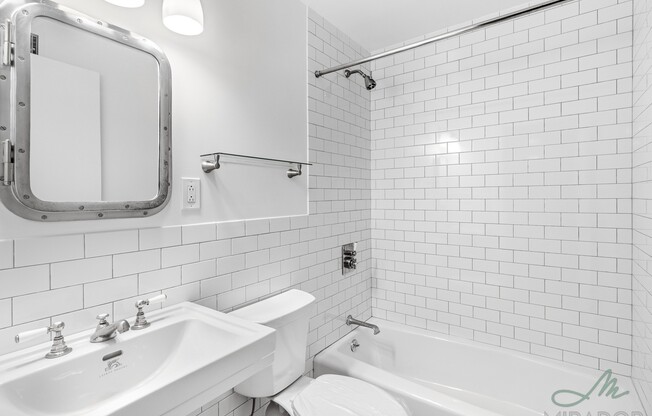 1 bed, 1 bath, $3,950, Unit 3R