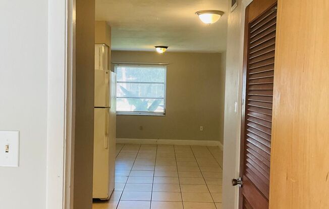 1 bed, 1 bath, 594 sqft, $1,295, Unit 3304 Edgewood Ave