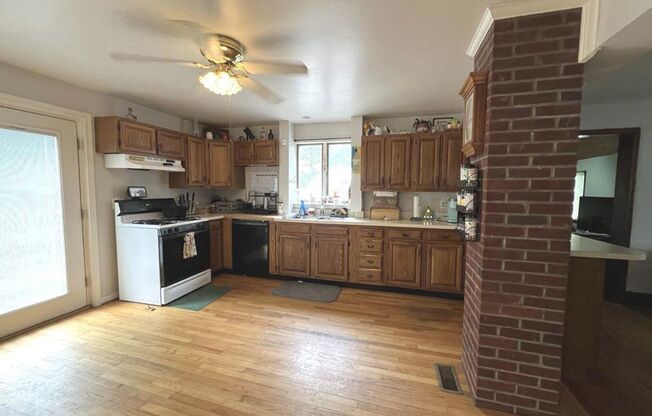 3 beds, 2 baths, $2,400