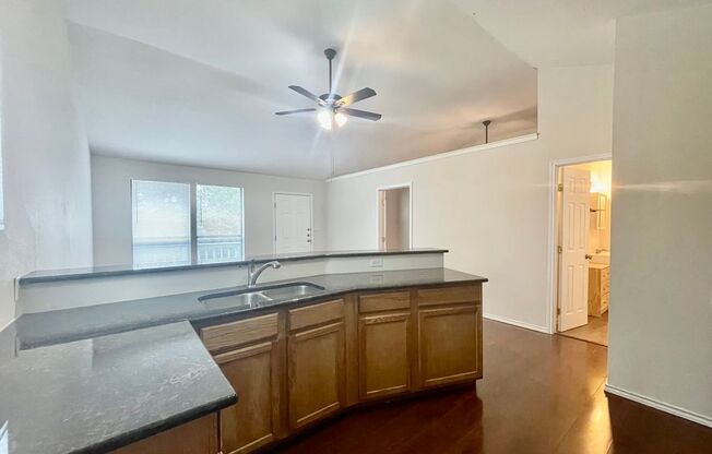 A slice of the Texas Hill Country - 1 Bedroom, 1 Bathroom with large back deck!