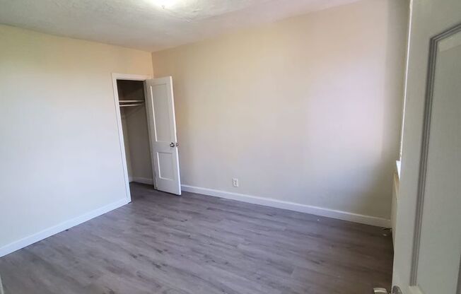 1 bed, 1 bath, $950, Unit B3