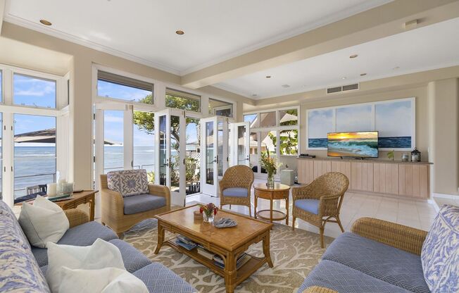 Oceanfront, Diamond Head Surf House