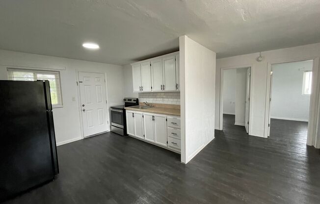 Ocala - 2 Bedroom, 1 Bath Duplex!