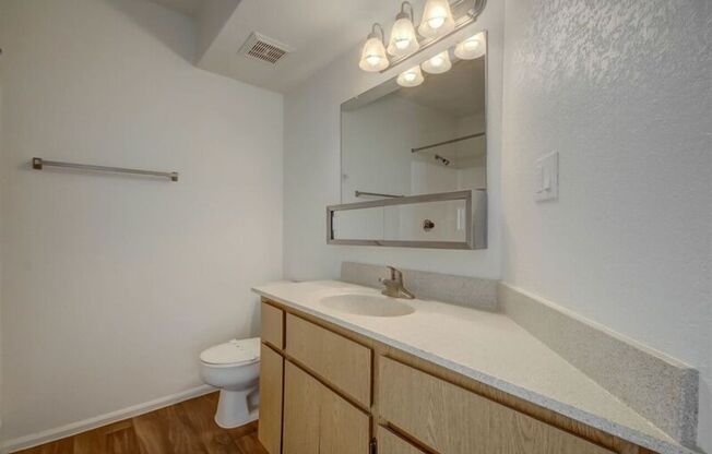 2 beds, 2 baths, 984 sqft, $1,500, Unit 207