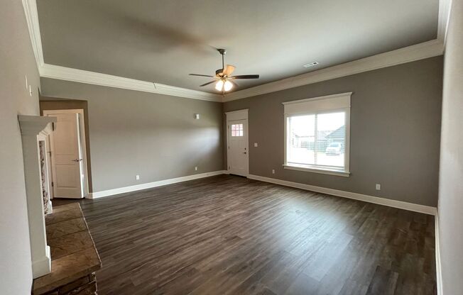 3 beds, 2 baths, $1,595