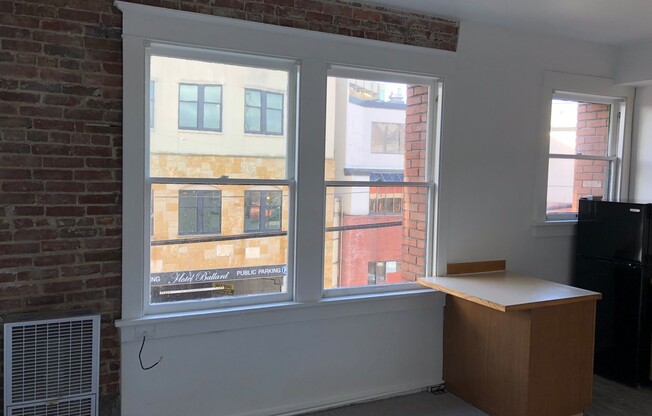 Studio, 1 bath, 290 sqft, $1,395, Unit Unit 309