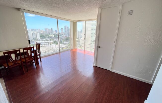 2 beds, 1 bath, $2,200