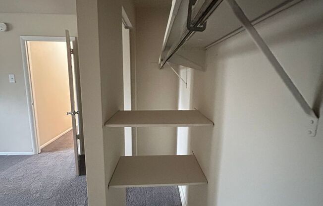 1 bed, 1 bath, 700 sqft, $1,325, Unit B206