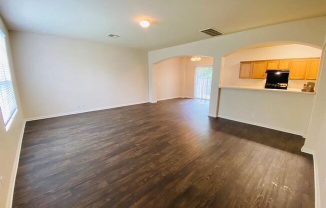 BEST PRICE IN GATED COMMUNITY COLONIAL PLACE!!