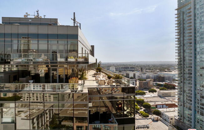 3 beds, 4 baths, 3,670 sqft, $15,000, Unit 2204