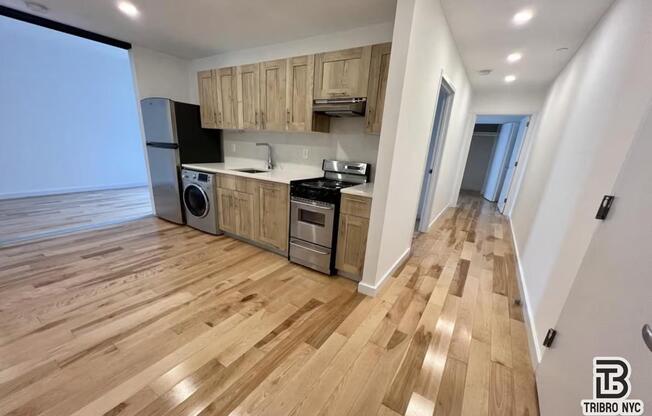 3 beds, 1 bath, $4,850, Unit 2B
