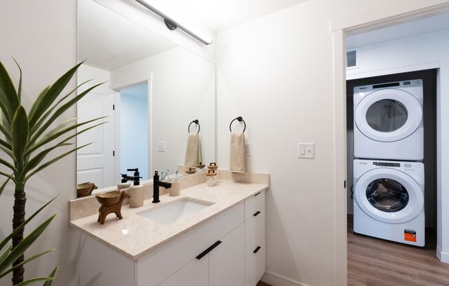 2 beds, 2 baths, 1,035 sqft, $1,995, Unit 21113 - 225