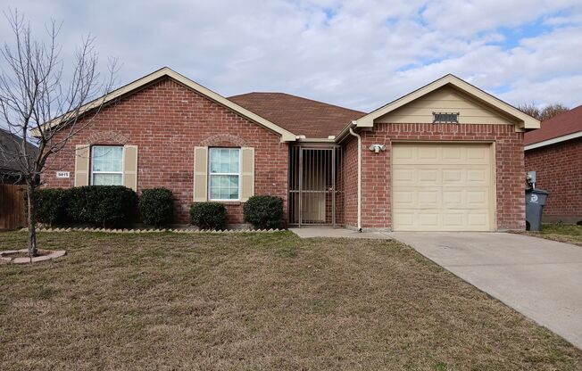 3 Bedroom, 2 Full Baths, 1 Car Garage Near St, Augustine Rd and Bruton Rd