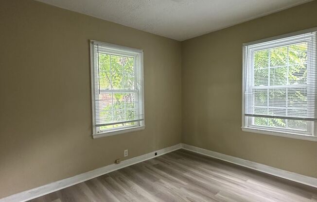The Off-Campus Sweet Spot: 4 Beds, 2 Baths - Available August 1st!