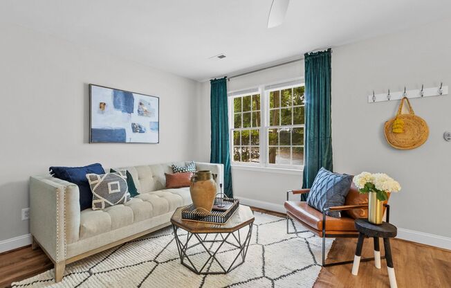 Spacious 1 Bed, 1 Bath apartment near Duke Campus and Hospital - Renovated & Pet Friendly!