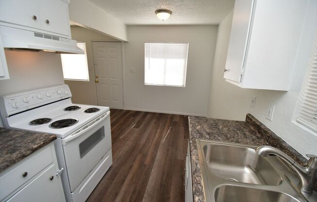 715 N 11th St - 1 BEDROOM APARTMENT - DOWNTOWN - NO PETS