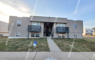 2 beds, 1 bath, $795, Unit 17C