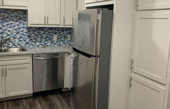 2 beds, 1 bath, 990 sqft, $1,095, Unit 2315-05