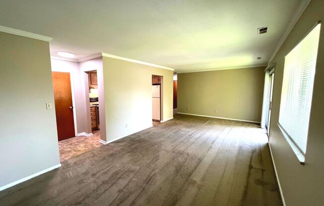 2 beds, 1 bath, 850 sqft, $949, Unit 1312E