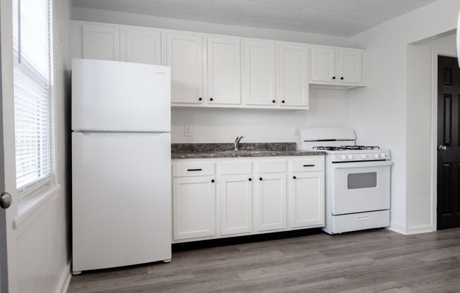 3 beds, 1 bath, $1,000, Unit MHH-14B