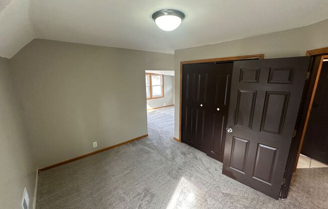 3 beds, 1 bath, $1,395