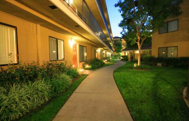 Woodman Lassen Apartments exterior pathway