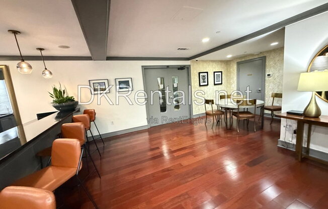 2 beds, 1 bath, 1,054 sqft, $2,200, Unit 728 728