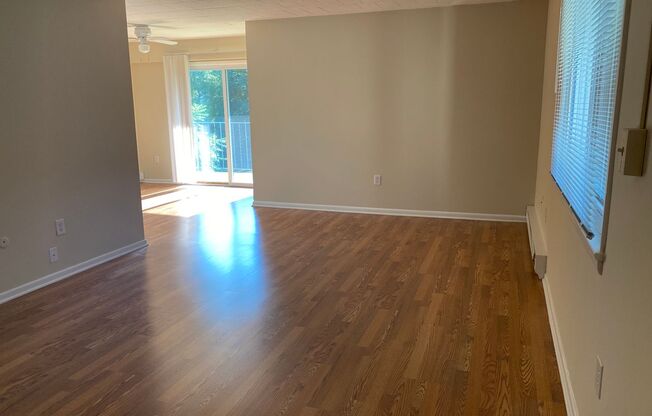 2 beds, 1 bath, $1,625, Unit C04