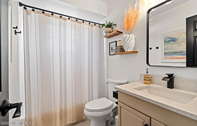 Stunning Townhouse AVALIABLE