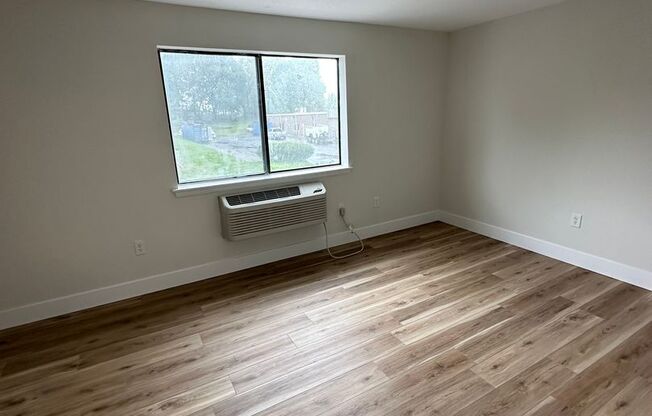 1 bed, 1 bath, $1,200, Unit Apt. 3