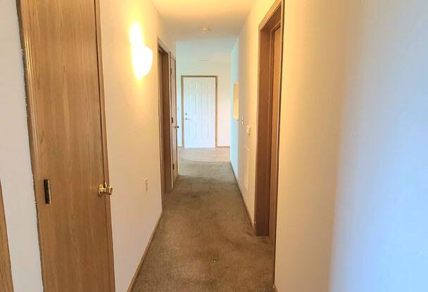 2 beds, 1.5 baths, 782 sqft, $650, Unit 109-7